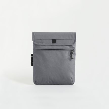 Nachhaltiges Laptop- und Tabletcase in grau, Frontansicht