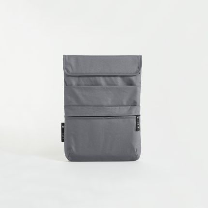 Nachhaltige Laptoptasche in grau, Frontansicht